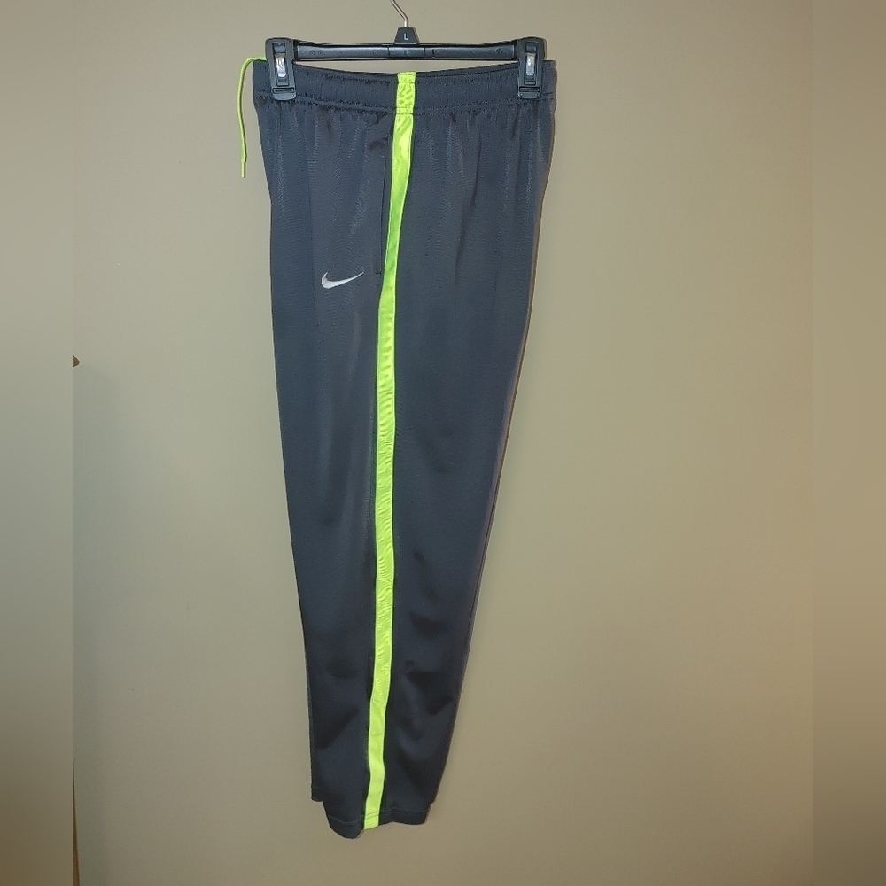 Nike Gray and Yellow Sweatpants for Active Comfort, Size XL - Picture 7 of 7